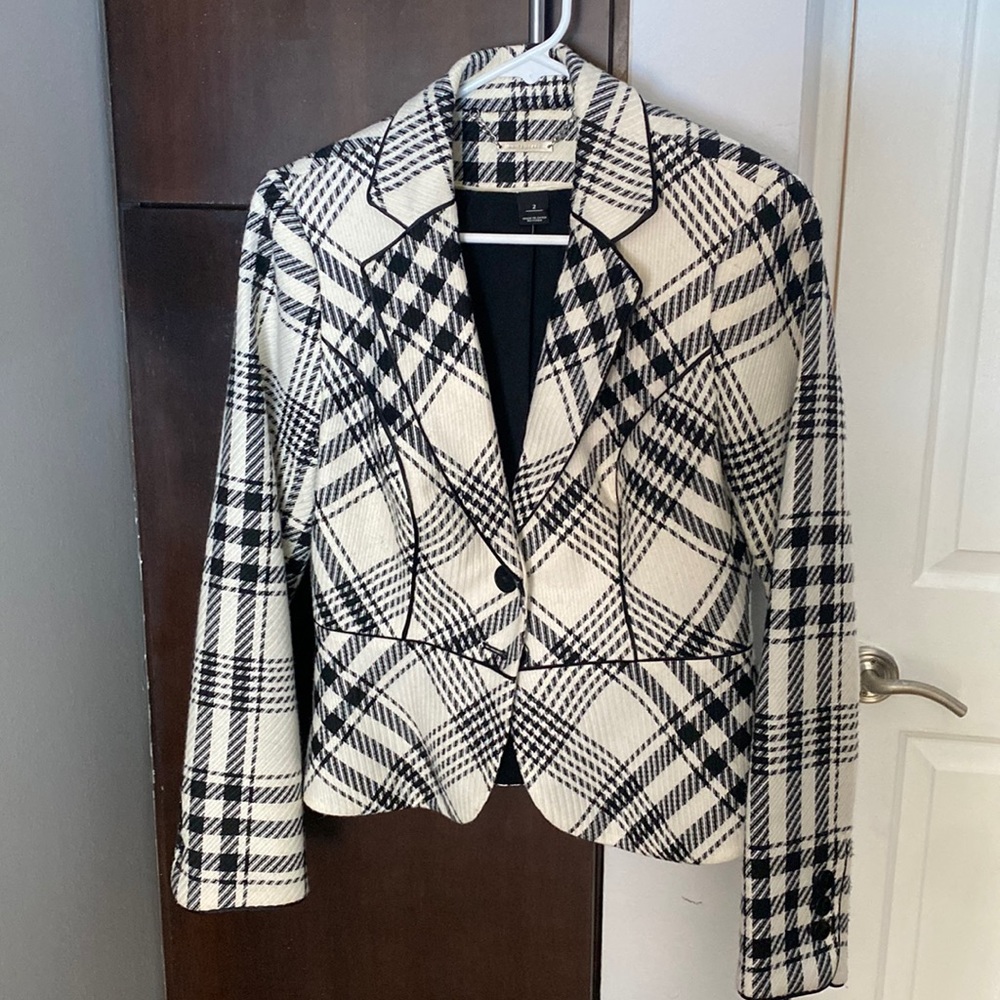 White House Black Market black and white pattern blazer size 2